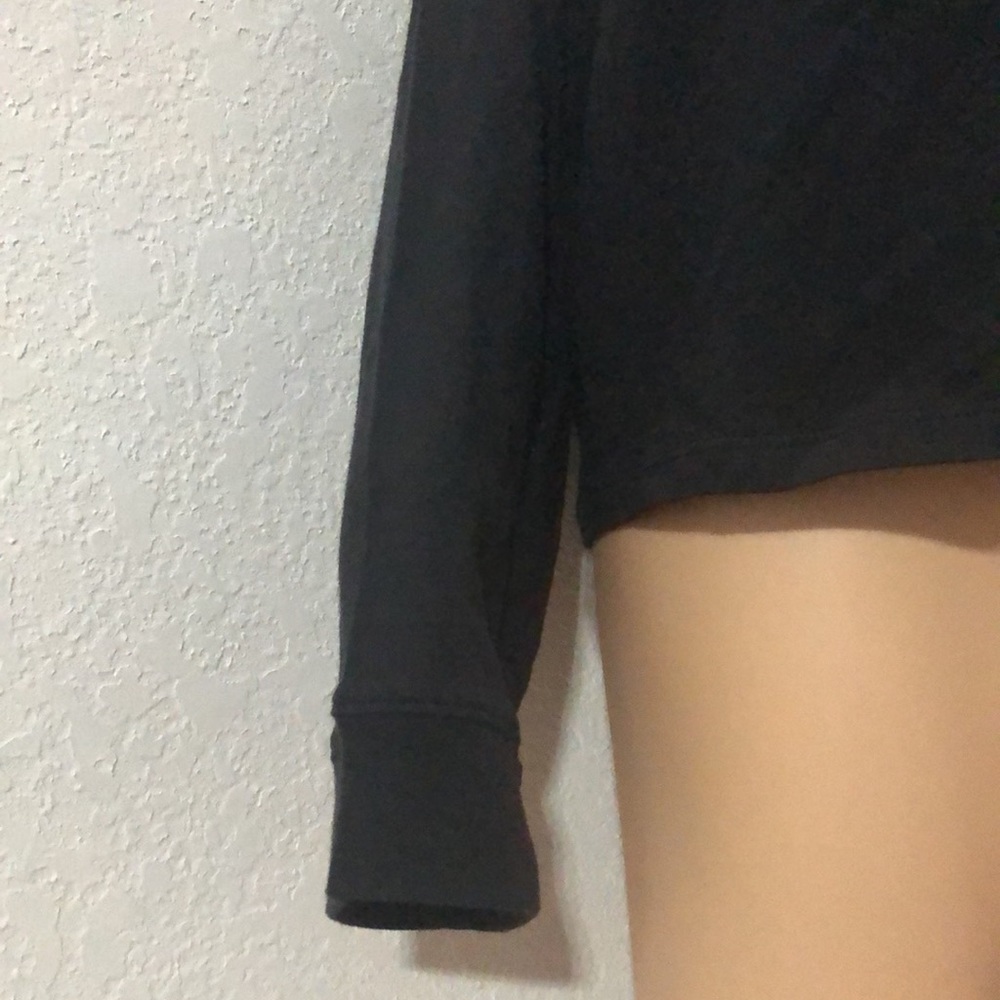 Levi’s Women's Batwing Relaxed Graphic Top - Picture 2 of 4